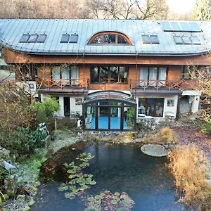 Ekosamotnia Guest house